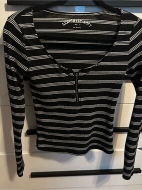 Aeropostale Black & White Striped Scoop-Neck Long Sleeve Top
